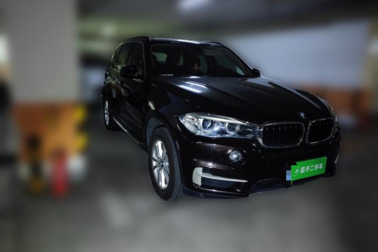 Used BMW X5  Front Right 45 Deg