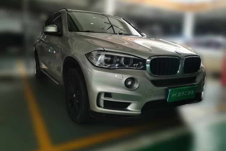 Used BMW X5 2015 xDrive28i Front Right 45 Deg