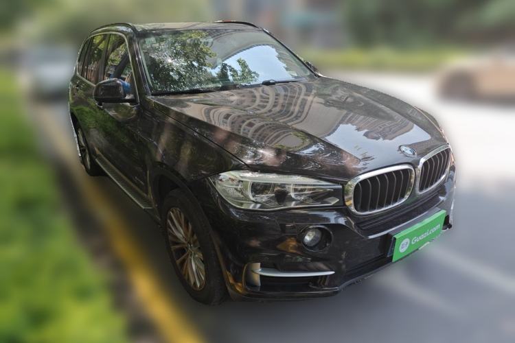 Used BMW X5 2015 xDrive28i Front Right 45 Deg