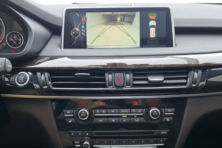 Used BMW X5 2015 xDrive28i Interior 3