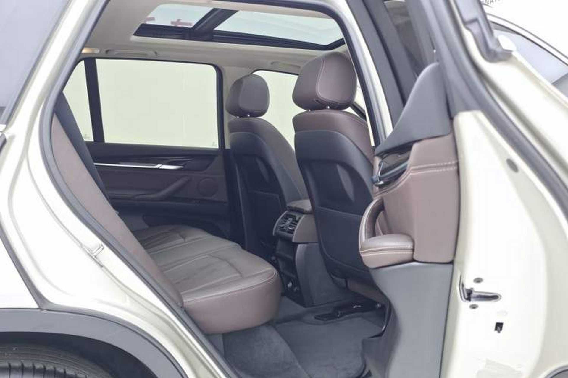 Used BMW X5 2015 xDrive28i Interior 5