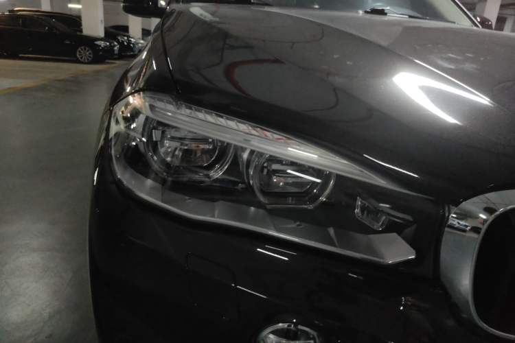 Used BMW X5 2015 xDrive28i Right Front Headlight