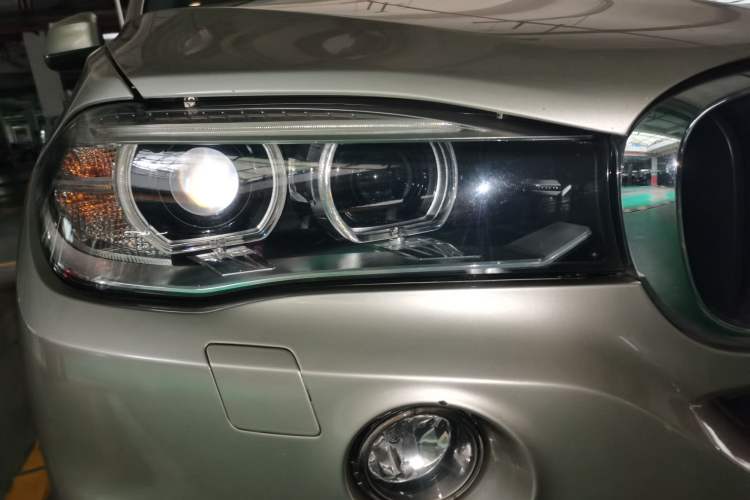 Used BMW X5 2015 xDrive28i Right Front Headlight
