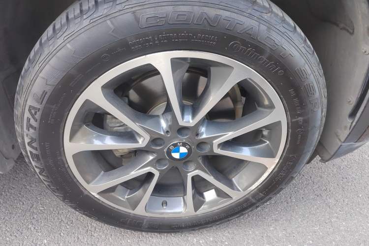 Used BMW X5 2015 xDrive28i Right Front Wheel Hub