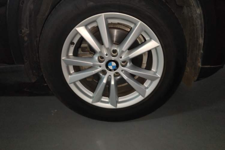 Used BMW X5 2015 xDrive28i Right Front Wheel Hub