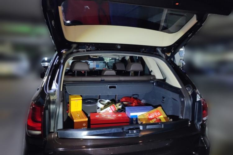 Used BMW X5  Trunk