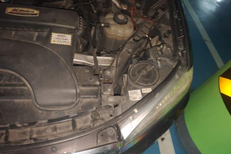 Used BMW X5 2015 xDrive28i Engine Bay Left