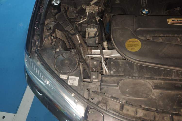 Used BMW X5 2015 xDrive28i Engine Bay Right