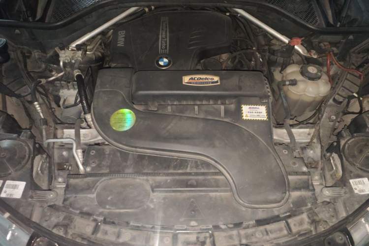 Used BMW X5 2015 xDrive28i Engine Bay