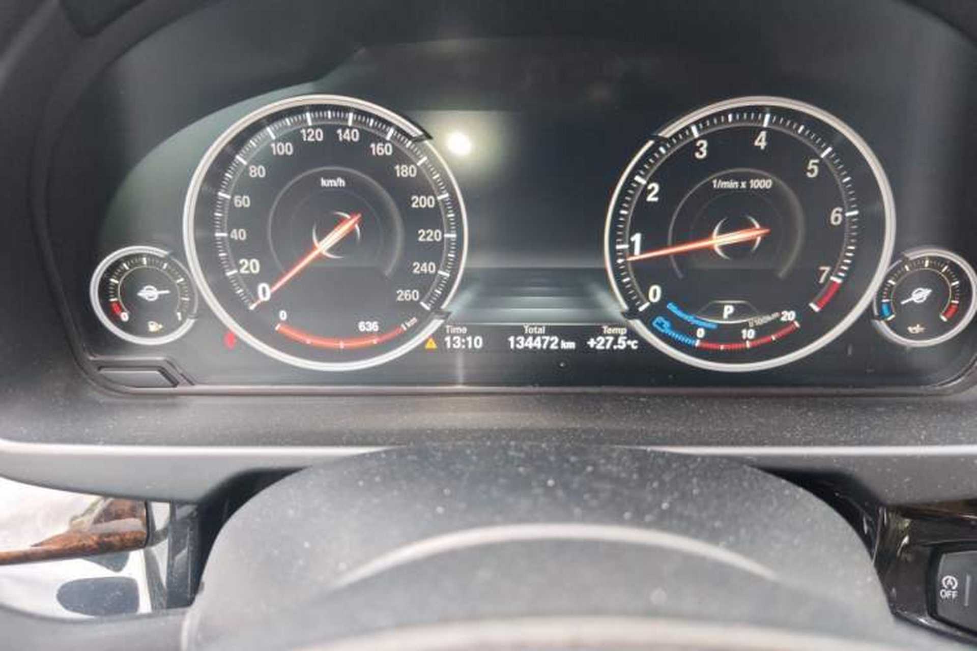 Used BMW X5 2015 xDrive28i Odometer Close Up