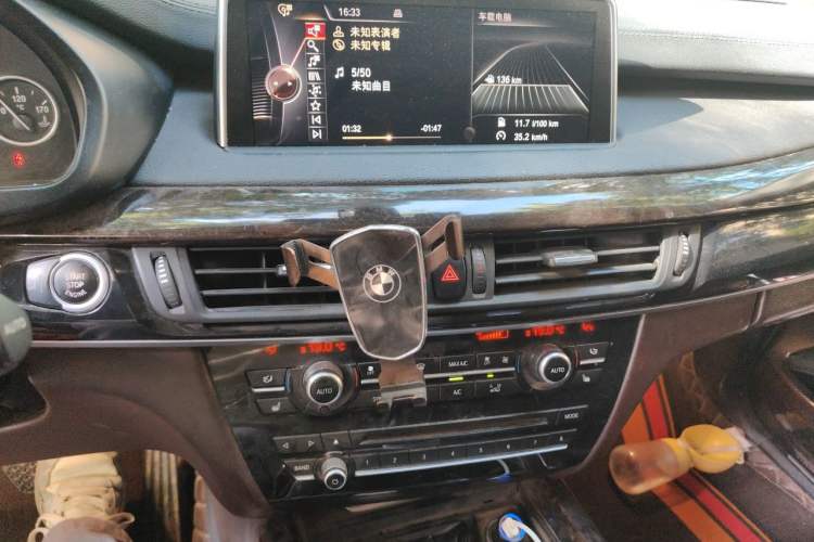 Used BMW X5 2015 xDrive28i Audio And AC Panel