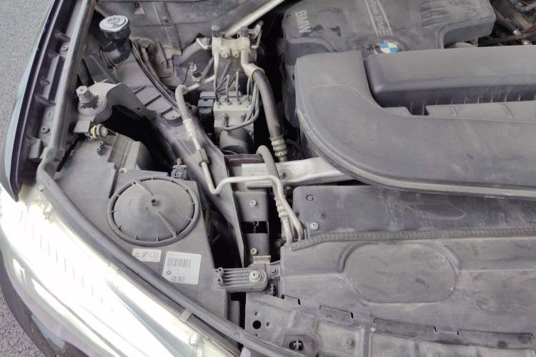 Used BMW X5 2015 xDrive28i Engine Bay Right