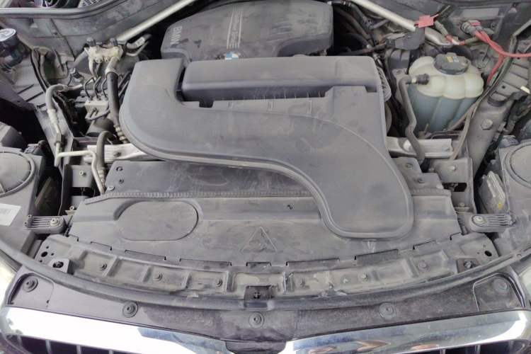 Used BMW X5 2015 xDrive28i Engine Bay