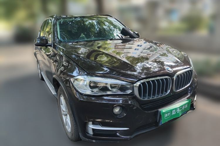 Used BMW X5 2015 xDrive28i Front Right 45 Deg
