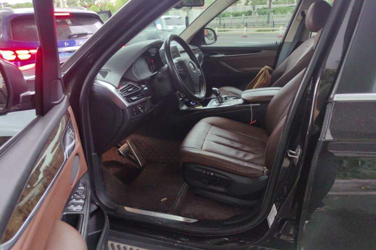Used BMW X5 2015 xDrive28i Left Front Seat