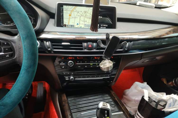 Used BMW X5 2015 xDrive28i Audio And AC Panel