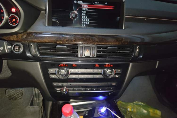 Used BMW X5 2015 xDrive28i Audio And AC Panel