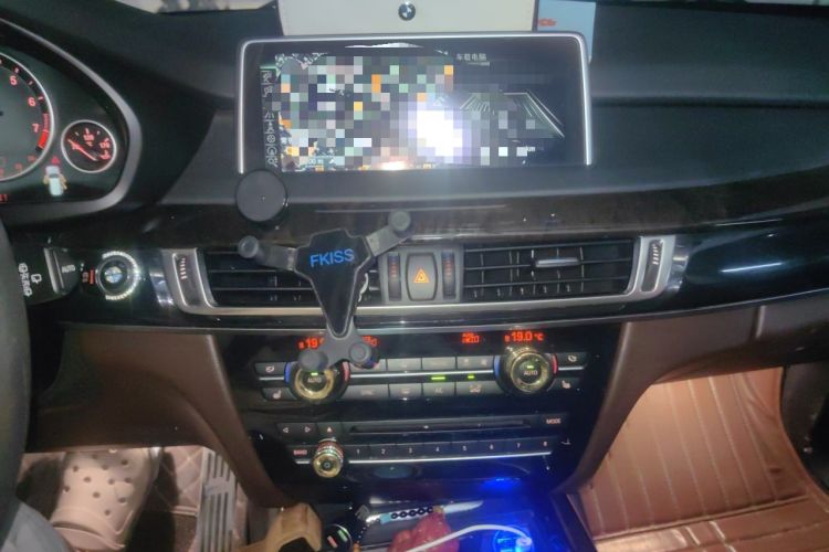 Used BMW X5 2015 xDrive28i Audio And AC Panel
