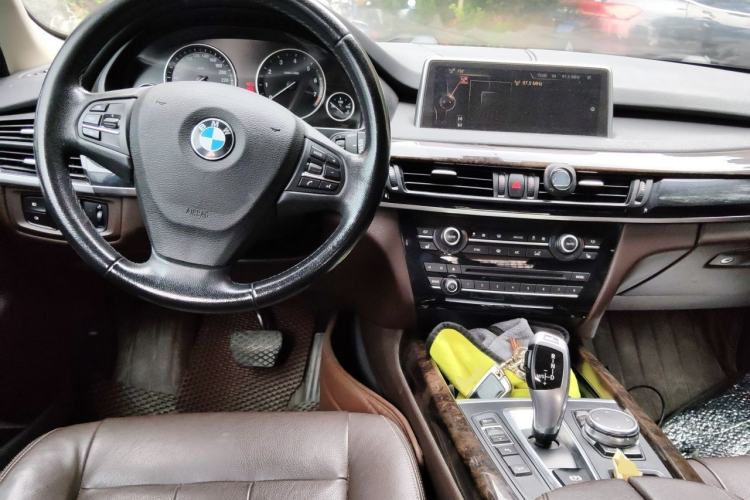 Used BMW X5 2015 xDrive28i Center Console