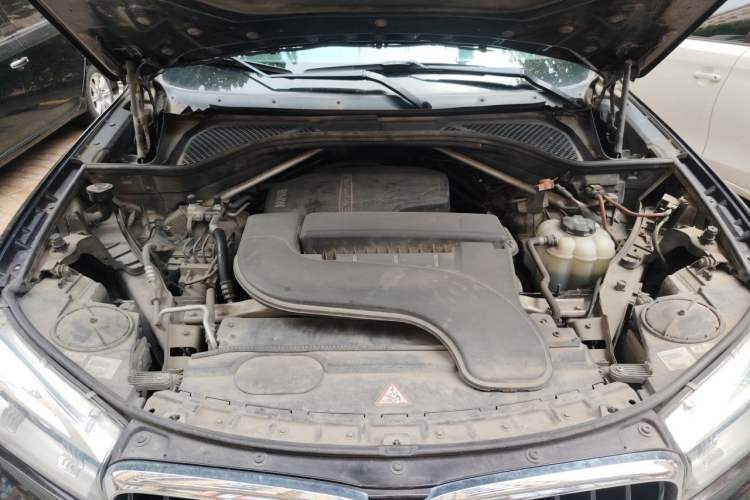 Used BMW X5 2015 xDrive28i Engine Bay