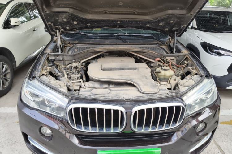 Used BMW X5 2015 xDrive28i Engine Bay