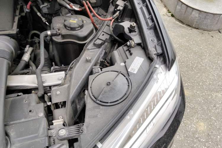 Used BMW X5 2015 xDrive28i Engine Bay Left