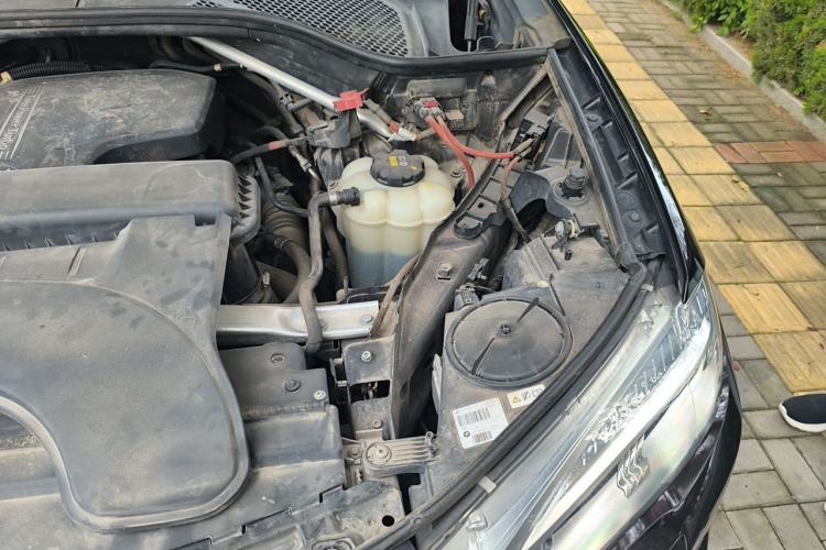 Used BMW X5 2015 xDrive28i Engine Bay Left