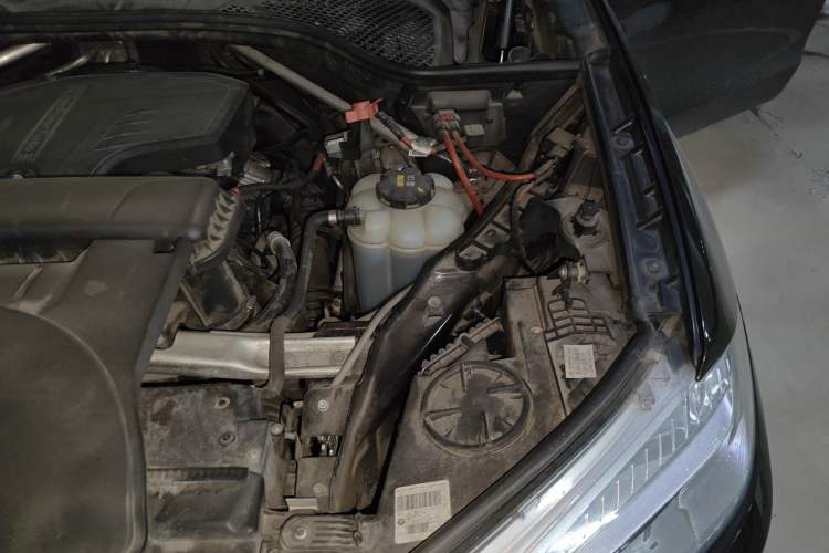 Used BMW X5 2015 xDrive28i Engine Bay Left