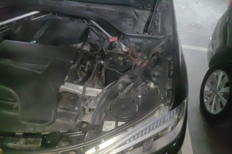 Used BMW X5 2015 xDrive28i Engine Bay Left