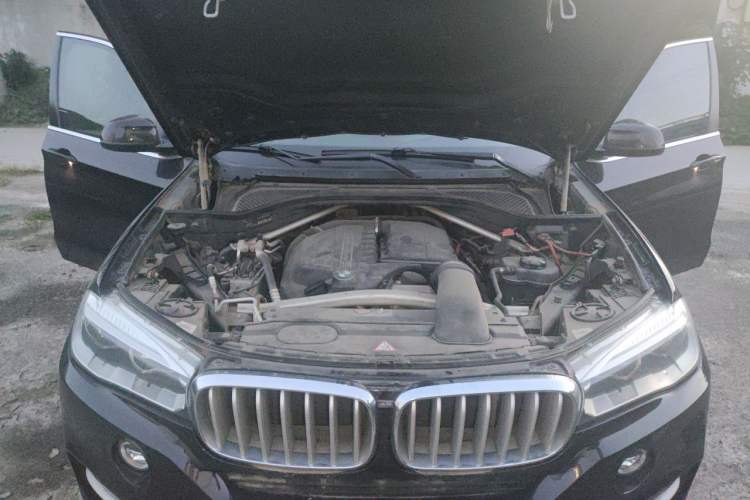 Used BMW X5 2015 xDrive35i China Limited Edition Engine Bay