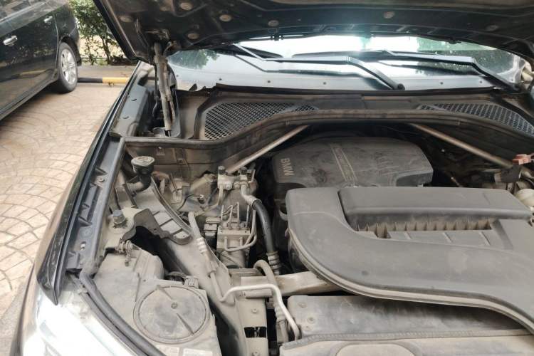 Used BMW X5 2015 xDrive28i Engine Bay Right