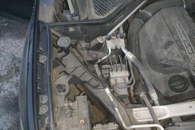 Used BMW X5 2015 xDrive35i China Limited Edition Engine Bay Right