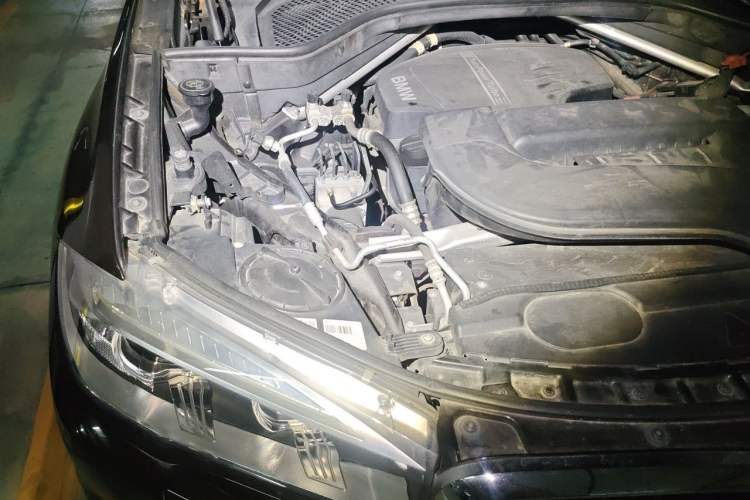 Used BMW X5 2015 xDrive28i Engine Bay Right