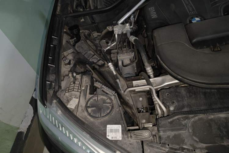 Used BMW X5 2015 xDrive28i Engine Bay Right