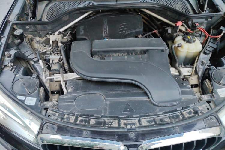Used BMW X5 2015 xDrive28i Engine Bay
