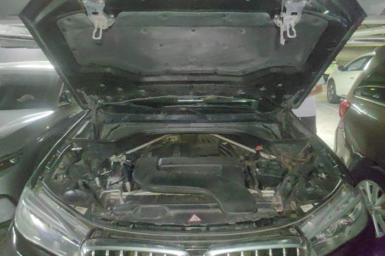 Used BMW X5 2015 xDrive28i Engine Bay