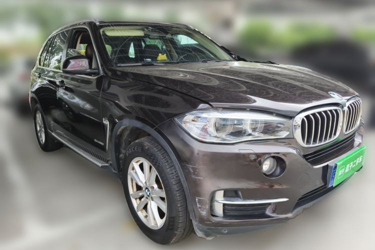 Used BMW X5 2015 xDrive28i Front Right 45 Deg