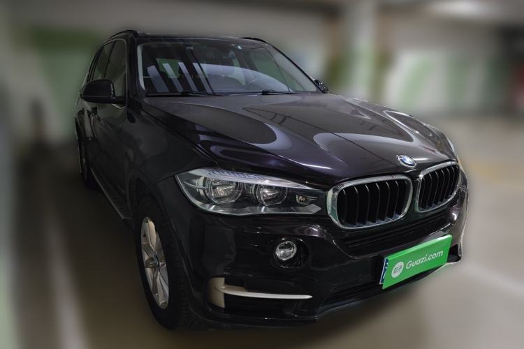 Used BMW X5 2015 xDrive28i Front Right 45 Deg