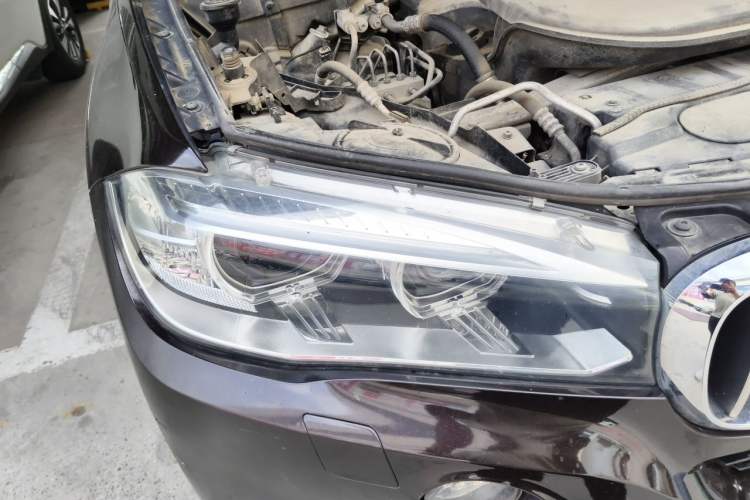 Used BMW X5 2015 xDrive28i Right Front Headlight