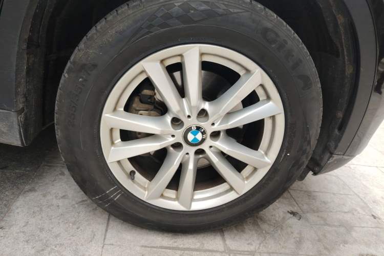 Used BMW X5 2015 xDrive28i Right Front Wheel Hub