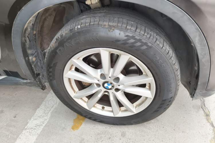 Used BMW X5 2015 xDrive28i Right Front Wheel Hub
