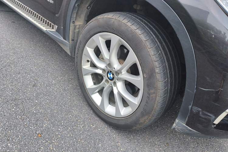 Used BMW X5 2015 xDrive28i Right Front Wheel Hub