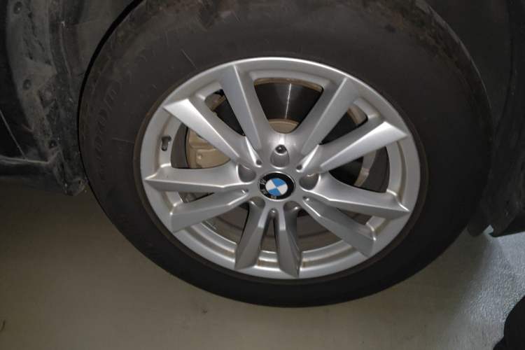 Used BMW X5 2015 xDrive28i Right Front Wheel Hub
