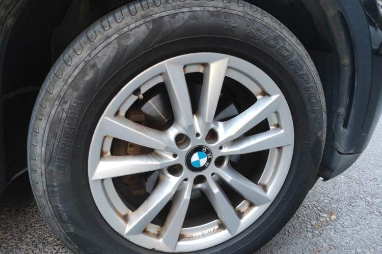 Used BMW X5 2015 xDrive28i Right Front Wheel Hub