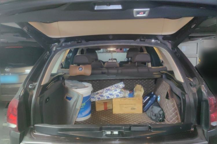 Used BMW X5 2015 xDrive28i Trunk
