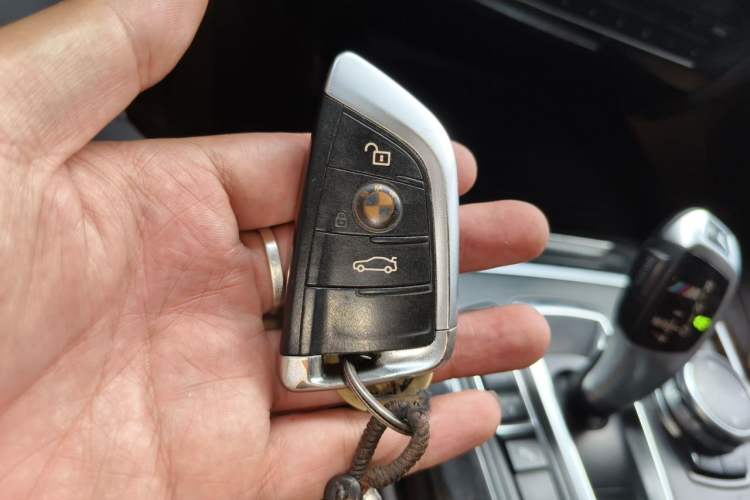 Used BMW X5 2015 xDrive28i Vehicle Key