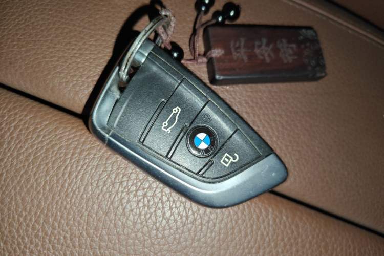 Used BMW X5 2015 xDrive28i Vehicle Key