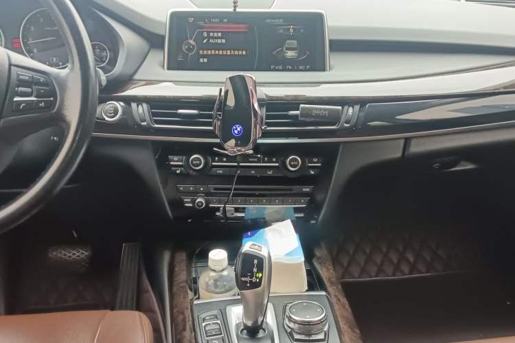 Used BMW X5 2015 xDrive28i Audio And AC Panel