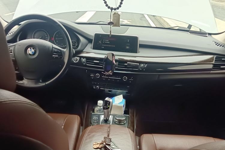 Used BMW X5 2015 xDrive28i Center Console
