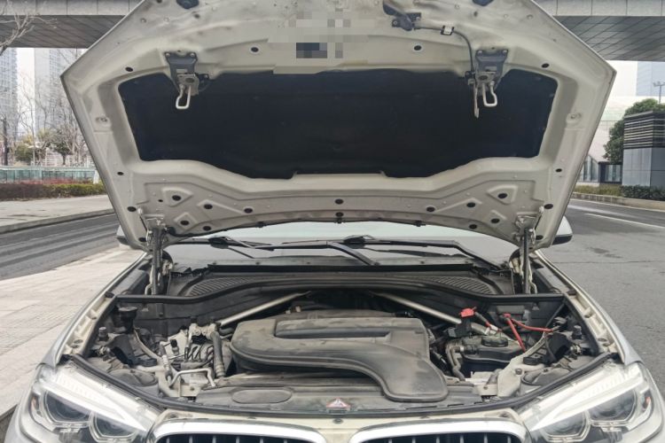 Used BMW X5 2015 xDrive28i Engine Bay